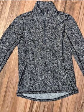 Lululemon Quarter Zip Pullover Size 2 Black White Athletic Running Top